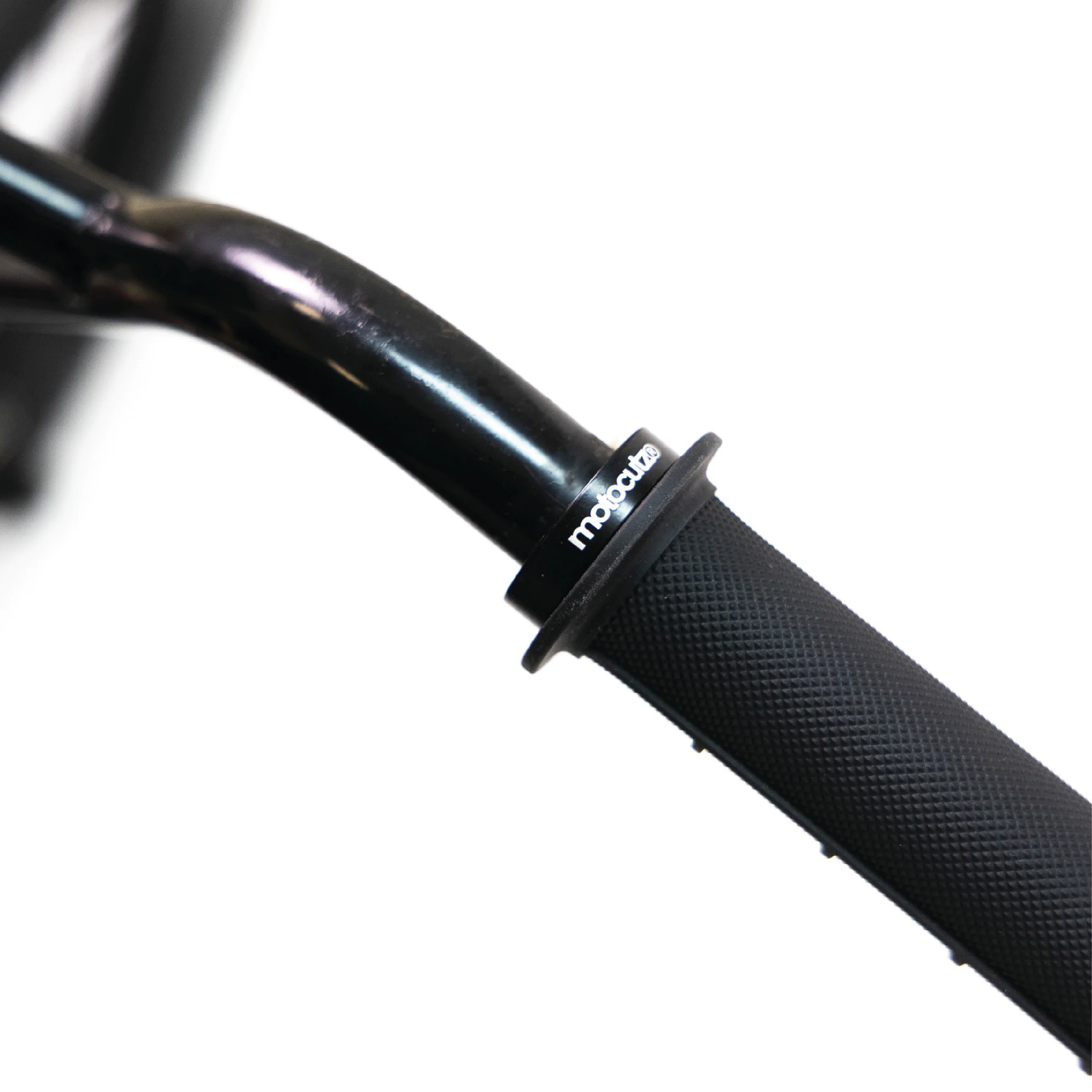 Mid Flange Bolt-On Grips Black - Image 5